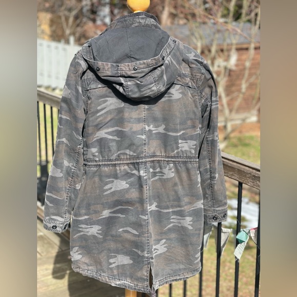 American Eagle Jacket camo print - Picture 3 of 7